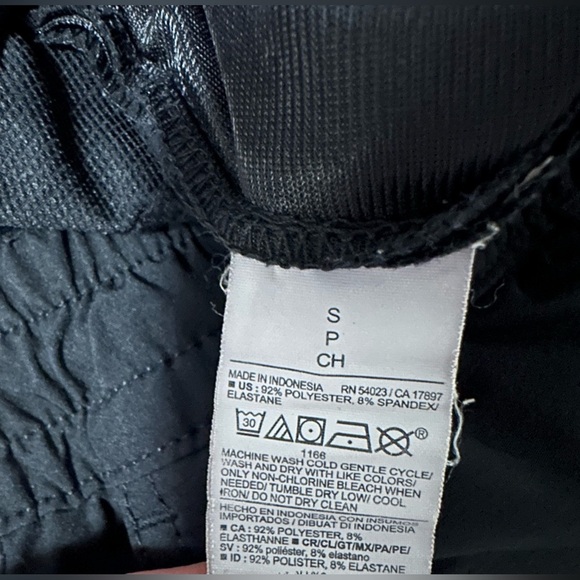 Men’s Shorts- Size Small - Picture 6 of 6